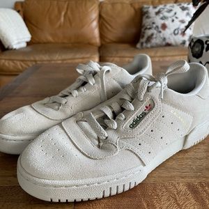 Adidas Yeezy calabasas